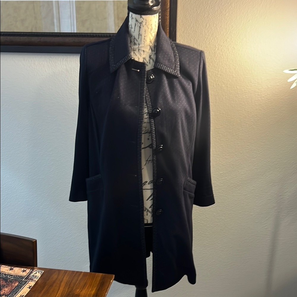 Elegant Black Women's Coat
Cabi brand